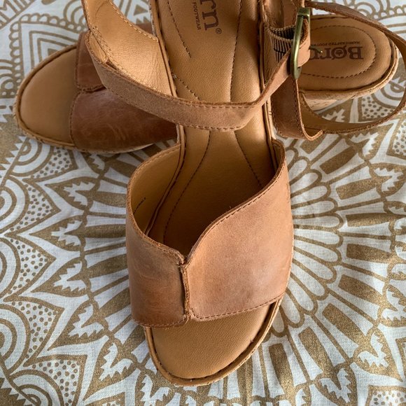Born Agnio Tan Wedge size 11 - Picture 4 of 5